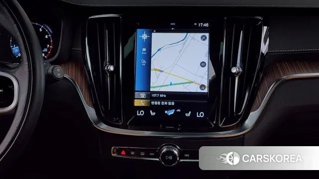 Volvo V60 Cross-Country 2nd Generation 2020 Белый из Кореи, фото 5