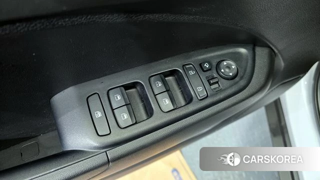 Hyundai Venue 2021 Белый из Кореи, фото 5