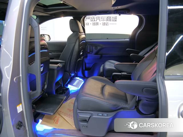 Toyota Saina 2022 Серебристо-серый из Китая, фото 5
