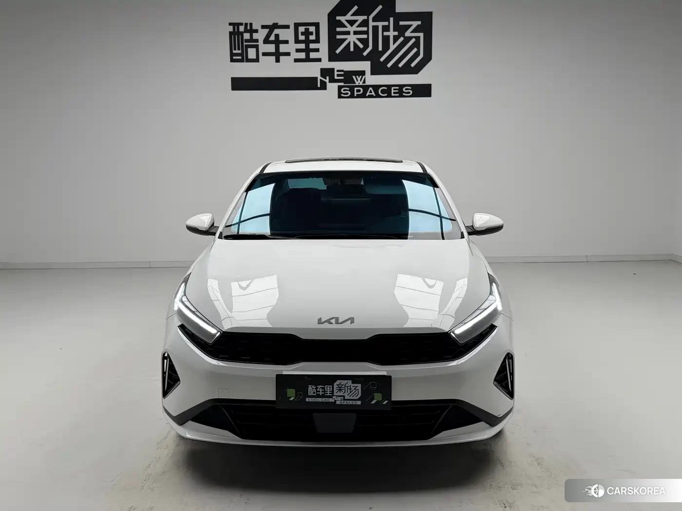 Kia K3 2023 Белый из Китая, фото 5
