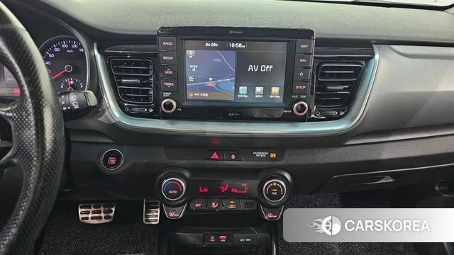 Kia Stonic 2018 Белый из Кореи, фото 5