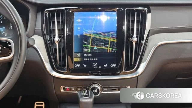 Volvo S60 3rd generation 2019 Белый из Кореи, фото 5