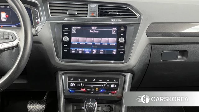 Volkswagen Tiguan second Generation 2022 Белый из Кореи, фото 5