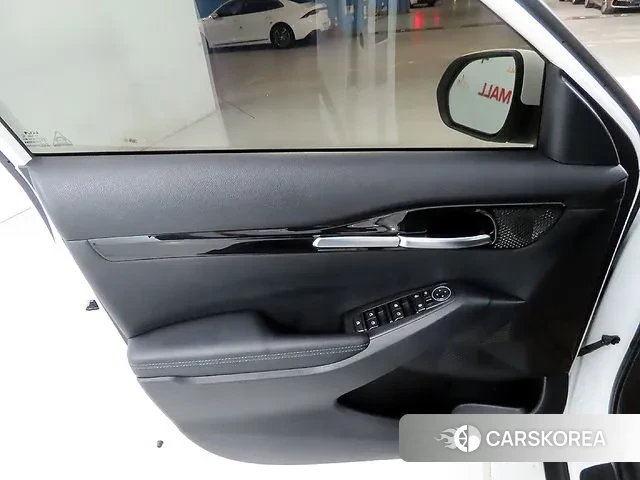 Kia Seltos 2022 Белый из Кореи, фото 5