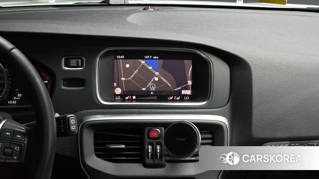 Volvo V40 Cross-Country 2019 Белый из Кореи, фото 5