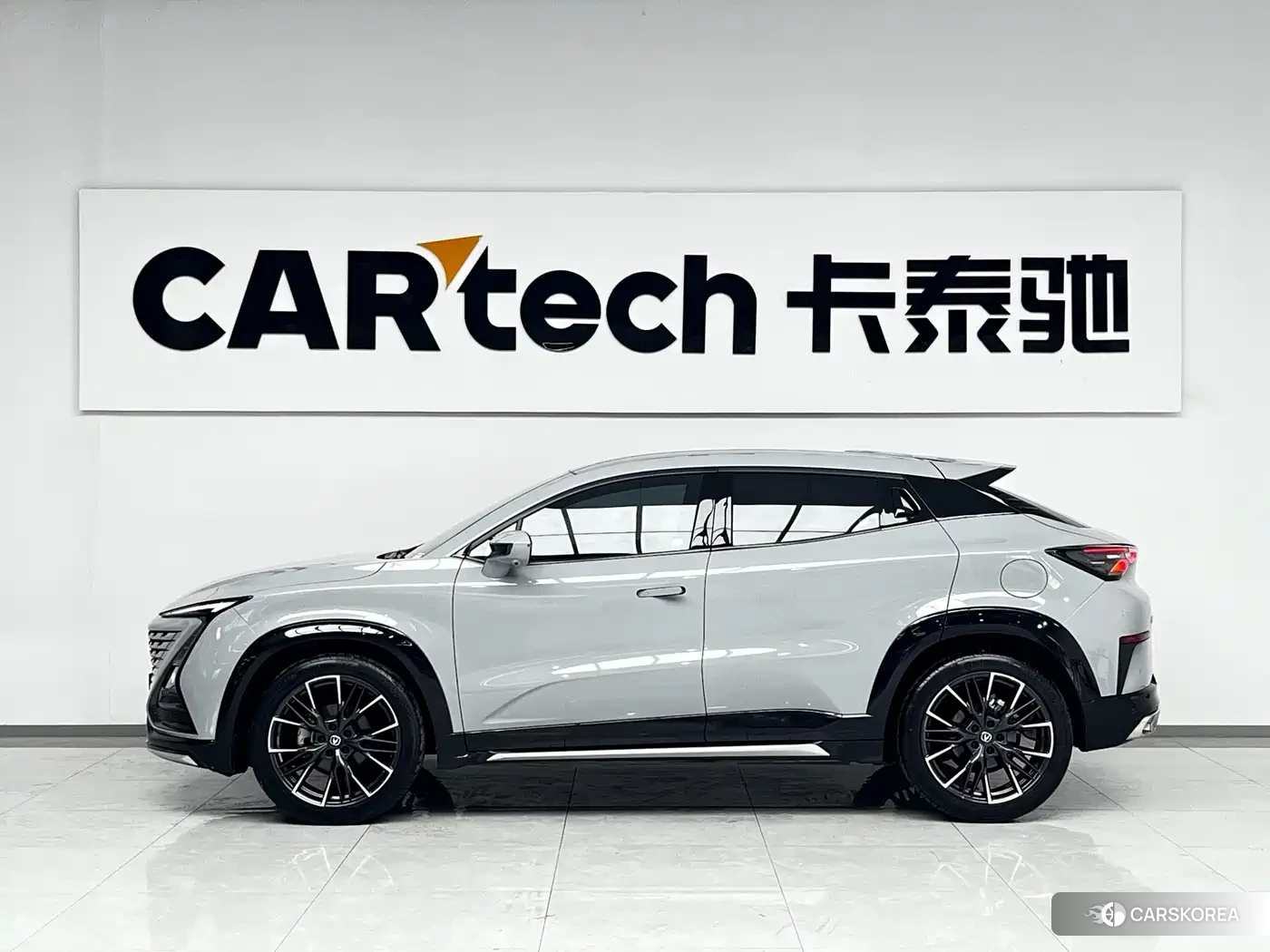 Chang'an UNI-T 2024 Silver/gray из Китая, фото 5