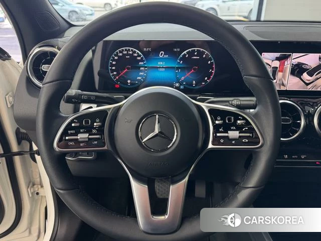 Mercedes-Benz GLB 2022 Белый из Китая, фото 5