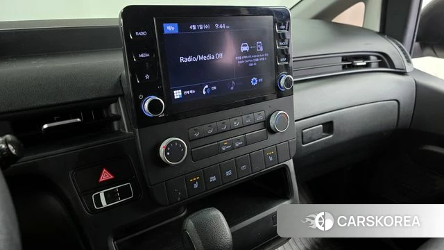 Hyundai Staria 2022 Белый из Кореи, фото 5