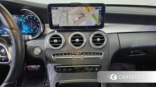 Mercedes-Benz C-Class W205 2021 Белый из Кореи, фото 5