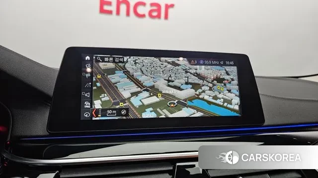 BMW 5 Series (G30) 2018 Белый из Кореи, фото 5