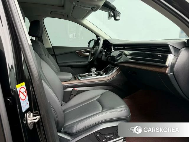 Audi Q7 2023 Черный из Китая, фото 5
