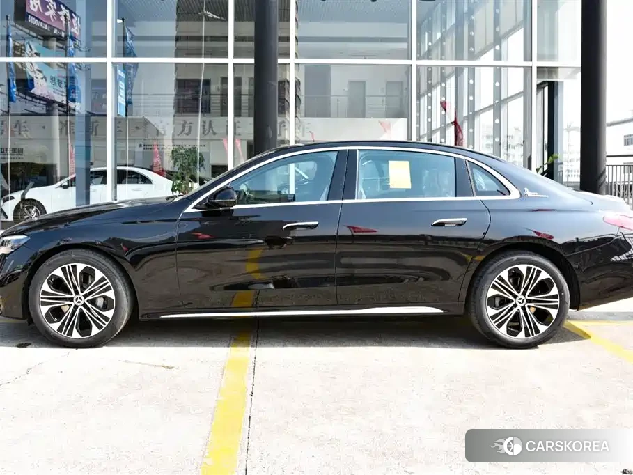 Mercedes-Benz E-Class 2026 Черный из Китая, фото 5