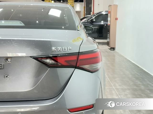 Nissan Xuan Yi 2022 Темно-серый из Китая, фото 5