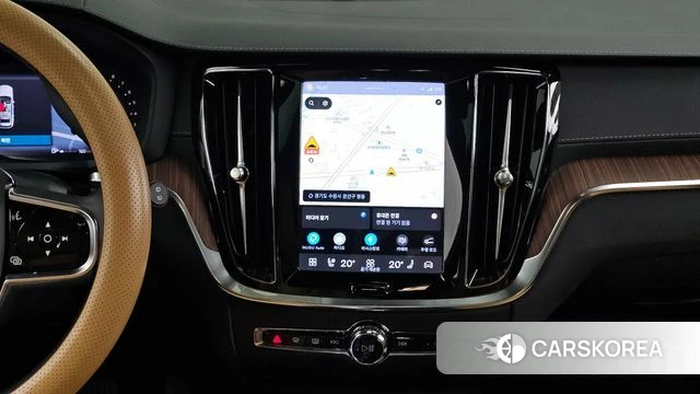 Volvo V60 Cross-Country 2nd Generation 2023 Белый из Кореи, фото 5