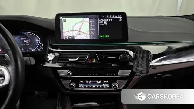 BMW 5 Series (G30) 2023 Серебристо-серый из Кореи, фото 5