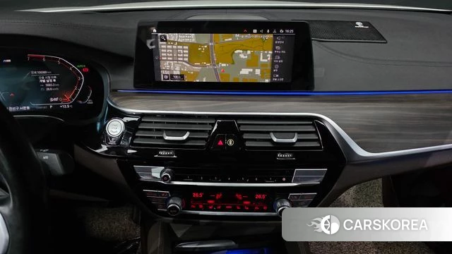 BMW 5 Series (G30) 2019 Белый из Кореи, фото 5