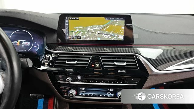 BMW 5 Series (G30) 2019 Белый из Кореи, фото 5