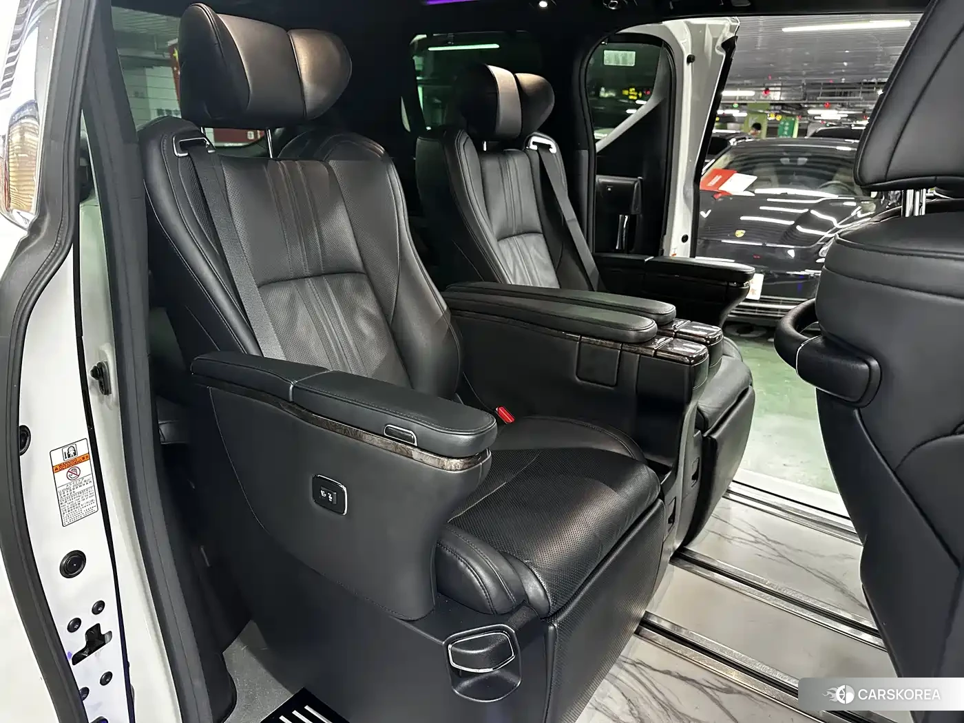 Toyota Elfa 2021 Белый из Китая, фото 5