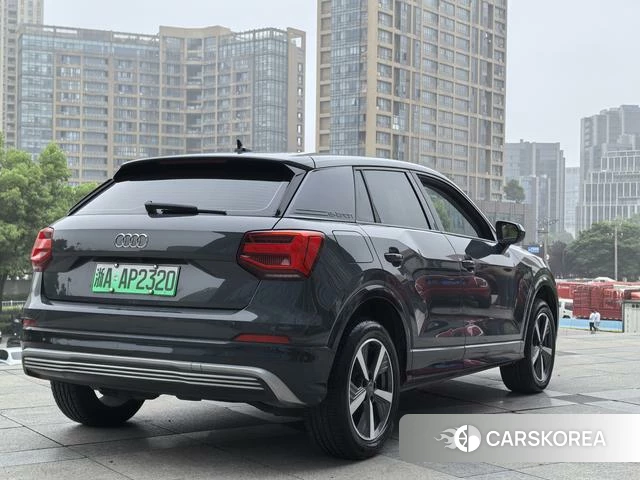 Audi Q2L e-tron 2021 Черный из Китая, фото 5