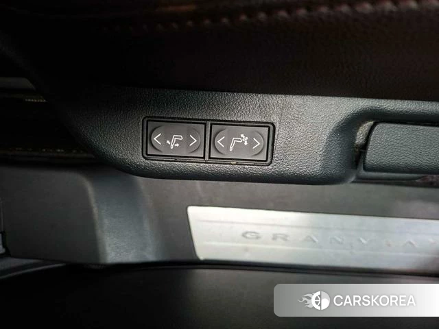 Toyota Grevia 2023 Белый из Китая, фото 5