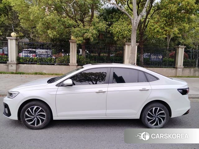 Volkswagen Lavida 2023 Белый из Китая, фото 5