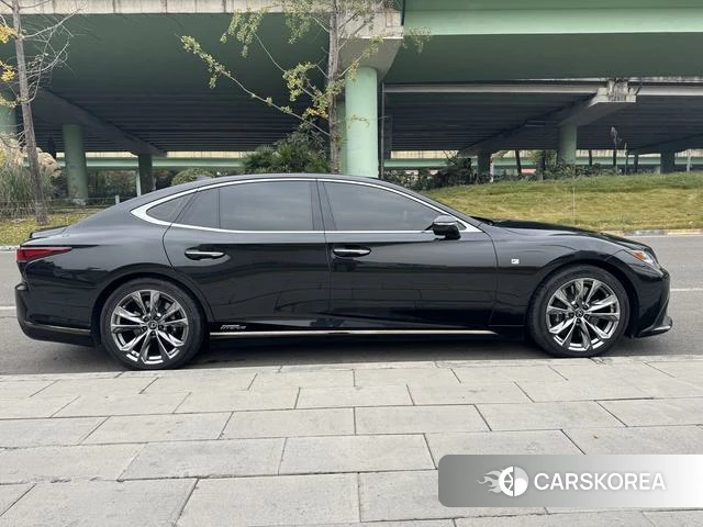 Lexus LS 2022 Черный из Китая, фото 5