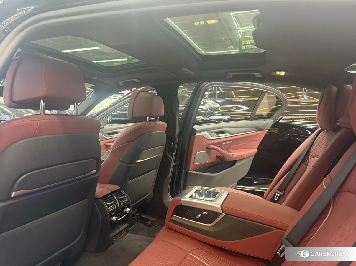 BMW 5 series 2021 Черный из Китая, фото 5