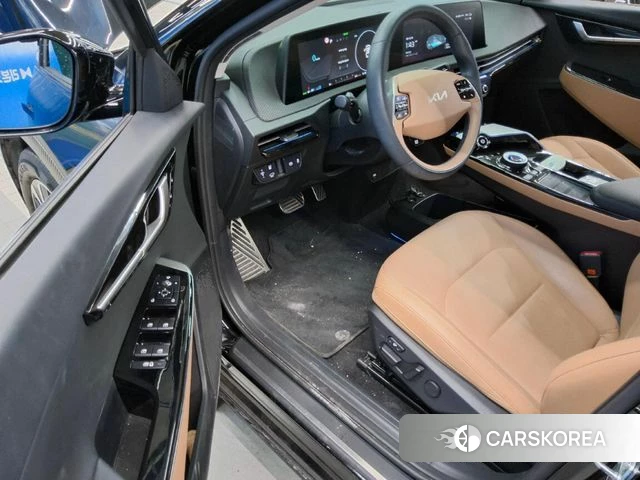 Kia EV6 2023 Черный из Кореи, фото 5