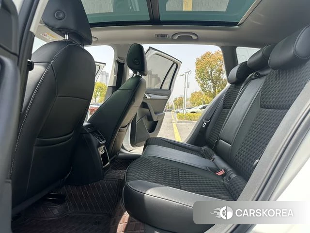 Skoda Octavia 2021 Белый из Китая, фото 5