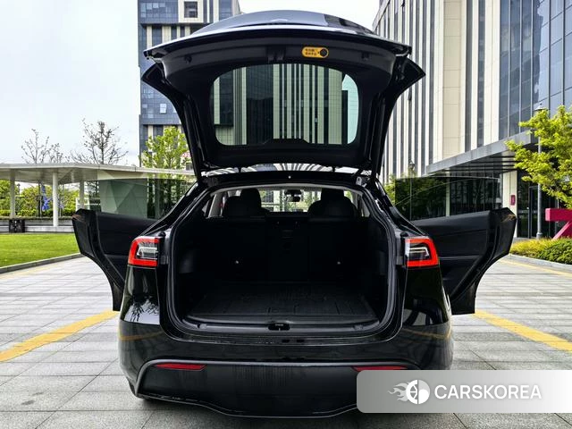 Tesla Model Y 2022 Черный из Китая, фото 5