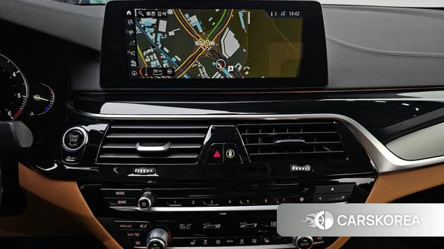 BMW 5 Series (G30) 2018 Синий из Кореи, фото 5
