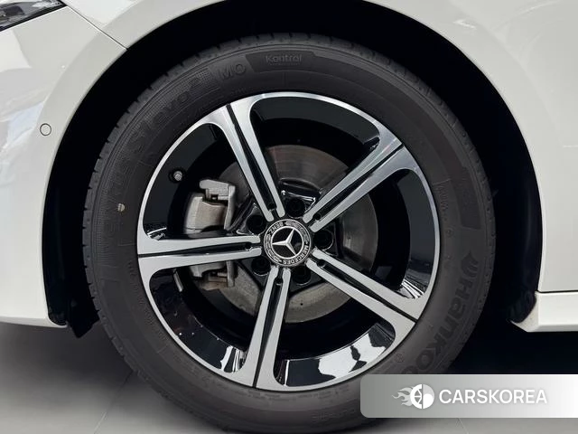 Mercedes-Benz Class A 2024 Белый из Китая, фото 5