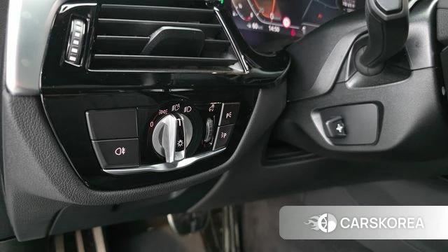 BMW 6 Series GT (G32) 2021 Черный из Кореи, фото 5