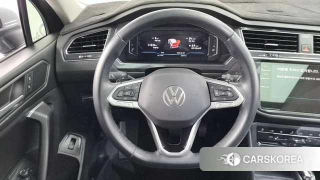 Volkswagen Tiguan Allspace 2023 Серебряный из Кореи, фото 5
