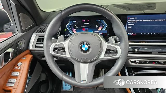 BMW X7 (G07) 2024 Черный из Кореи, фото 5