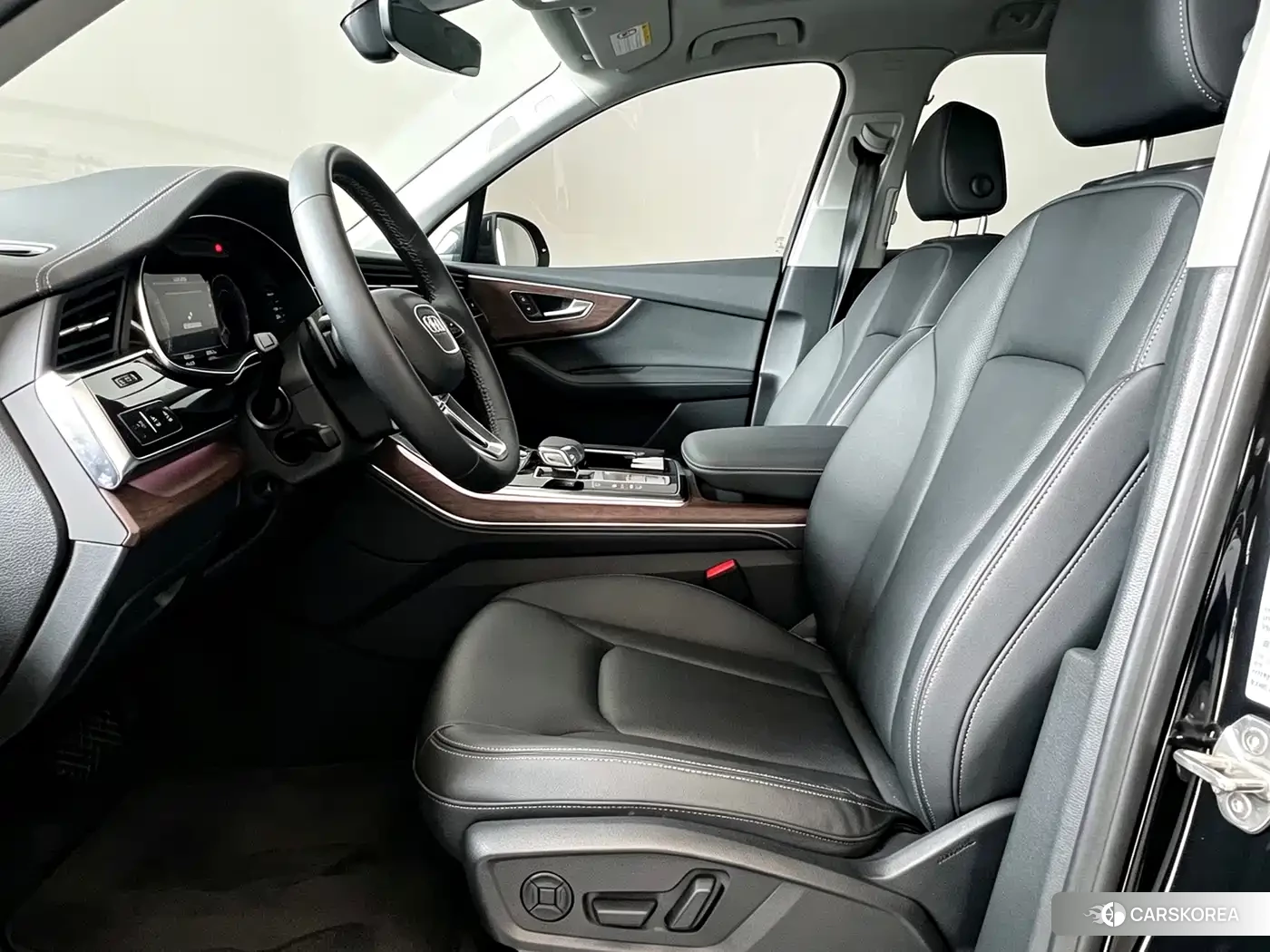 Audi Q7 2025 Черный из Китая, фото 5