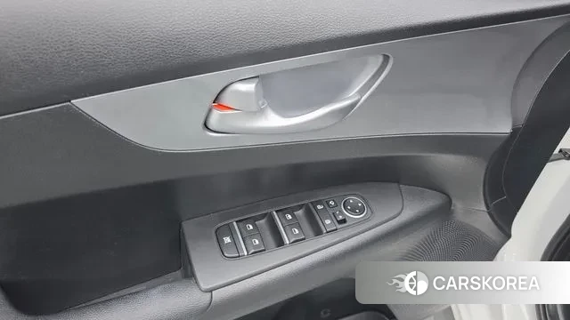 Kia The New K3 2nd generation 2023 Белый из Кореи, фото 5