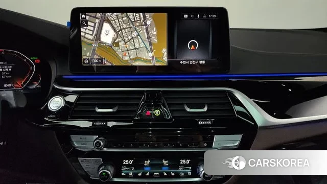 BMW 5 Series (G30) 2023 Белый из Кореи, фото 5