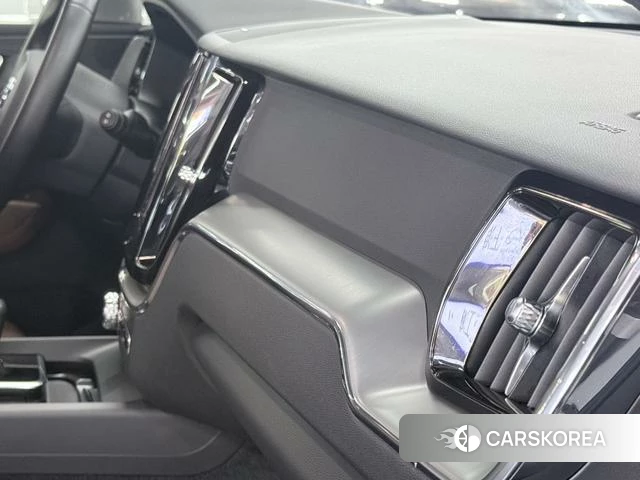 Volvo XC60 2022 Серебристо-серый из Китая, фото 5