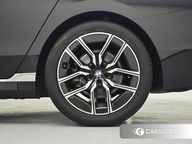 BMW 7 series 2024 Черный из Китая, фото 5