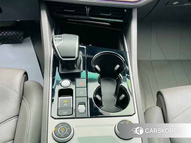 Volkswagen Touareg 2022 Черный из Китая, фото 5