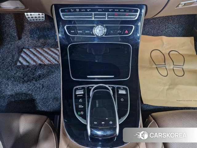 Mercedes-Benz E-Class W213 2018 Белый из Кореи, фото 5