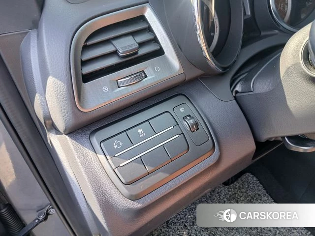 Ssangyong Tivoli Armor 2018 Серый из Кореи, фото 5