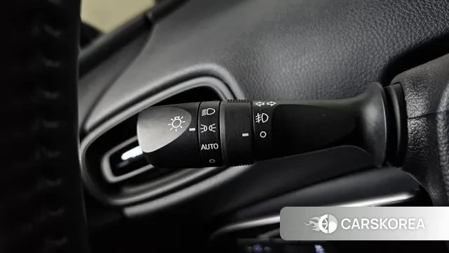 Toyota Prius 4th Generation 2019 Белый из Кореи, фото 5