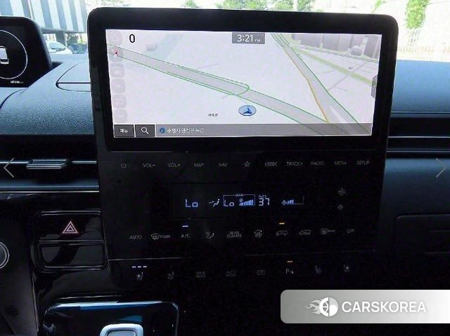 Hyundai Staria 2023 Белый из Кореи, фото 5