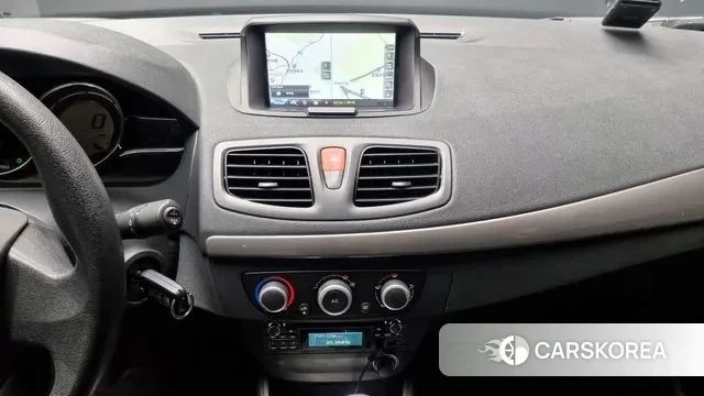 Renault Korea (Samsung) SM3 Neo 2018 Серебристо-серый из Кореи, фото 5