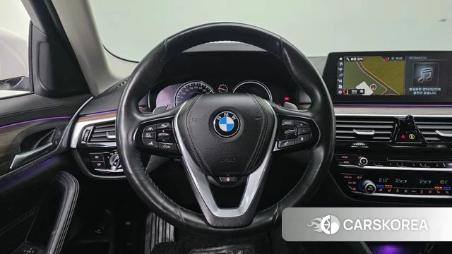 BMW 5 Series (G30) 2018 Белый из Кореи, фото 5