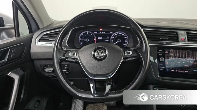 Volkswagen Tiguan second Generation 2018 Серебристо-серый из Кореи, фото 5