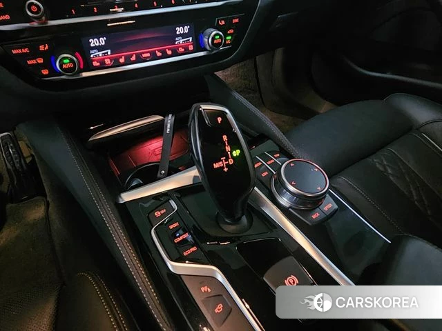 BMW 5 Series (G30) 2018 Белый из Кореи, фото 5