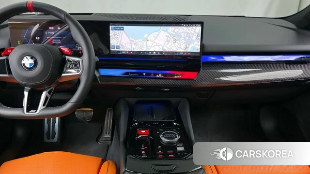 BMW M5 (G90) 2025 Серебристо-серый из Кореи, фото 5